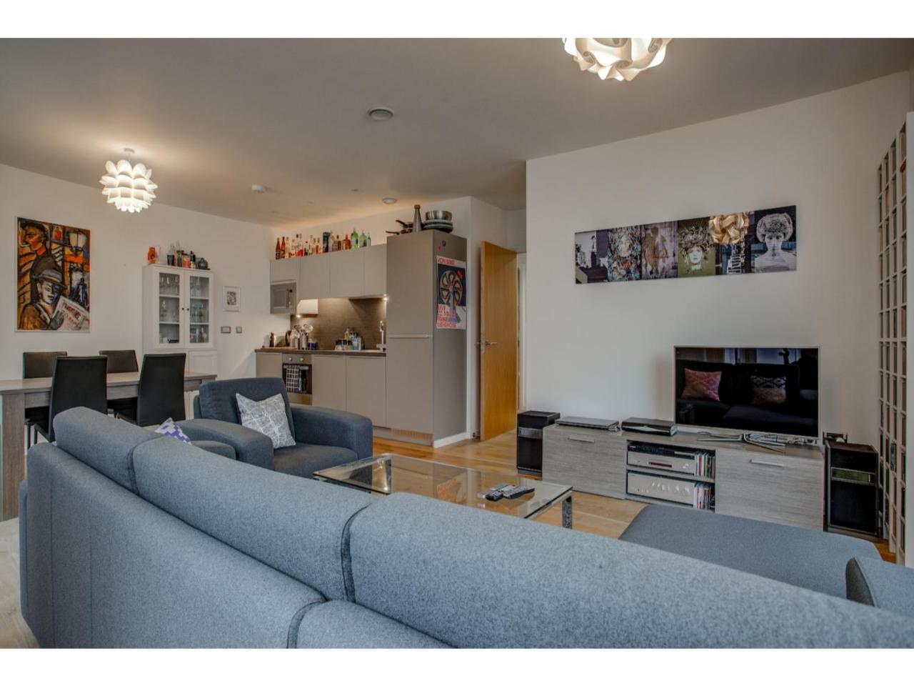 Stylish And Charming Apt For Up To 4, Manchester Apartment Екстериор снимка